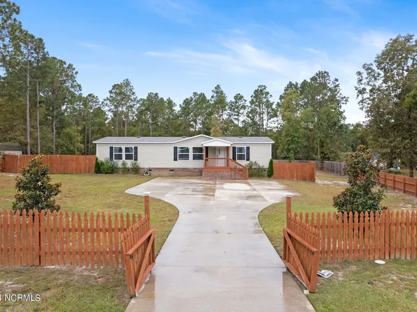 4041 W Red Oak Drive NE, Leland, NC 28451