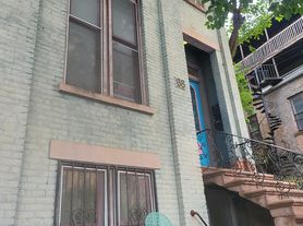 68 Elm St, Albany, NY