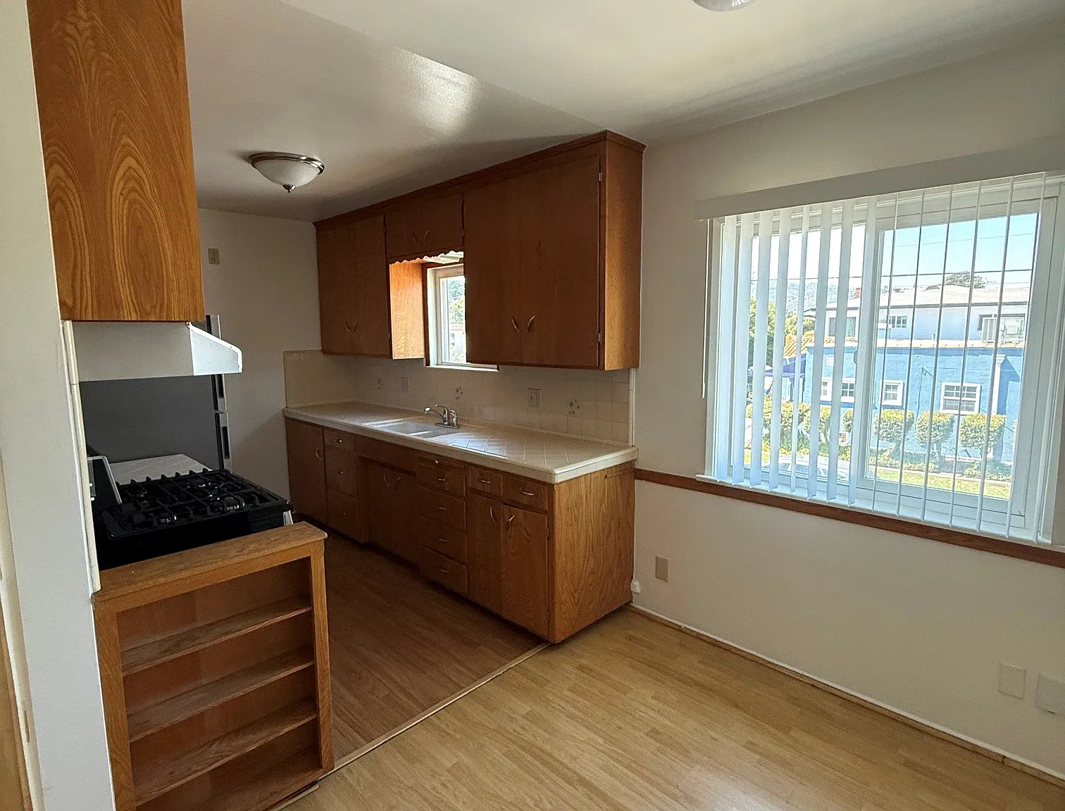 2 bed, 900 sqft, $2,800 — Photo 2