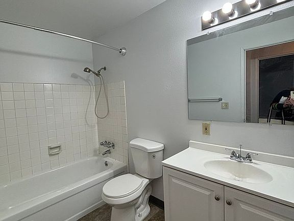 4th image of 2635-2637 Cascade Pl W #10