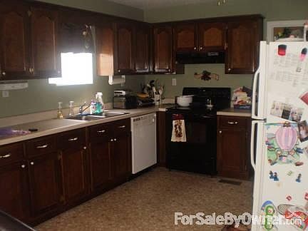 Spacious Kitchen
						:
						Lots of cabinet and counter space. Stove and Dishwasher included