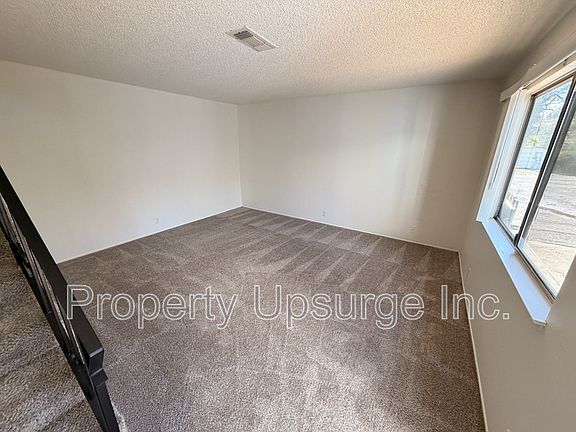 5th image of 1810 Laurel Ave #B