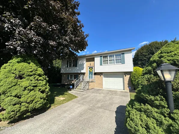 606 Robinson Ave, Roaring Spring, PA 16673