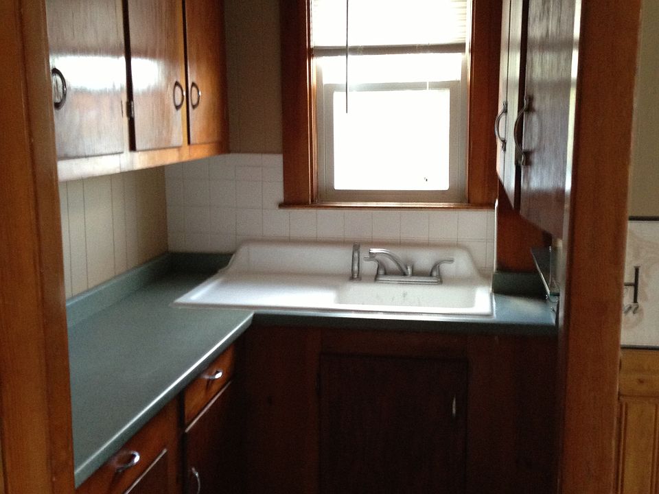 2nd image of 44 Jefferson St #2