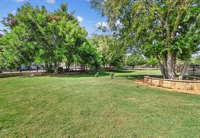 The Canyons Apartments in Fort Worth, Texas