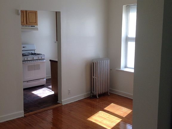 2nd image of 6859 S Clyde Ave #1