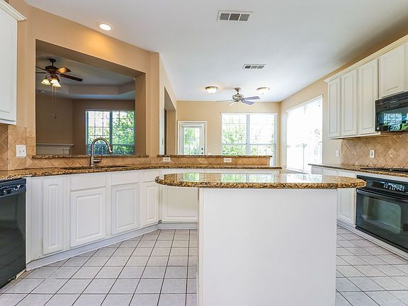 2nd image of 2704 Saint Charles Dr