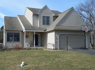 5780 Pine St, East Petersburg, PA 17520