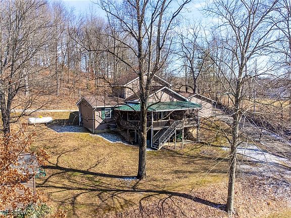 3rd image of 78520 Lakeview Dr