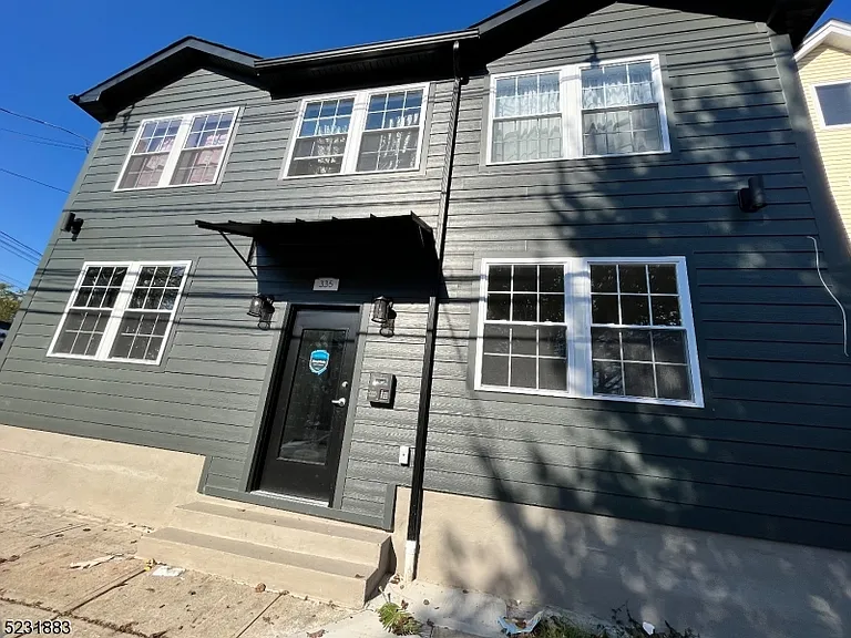 335 Henry St #3 — Photo 1