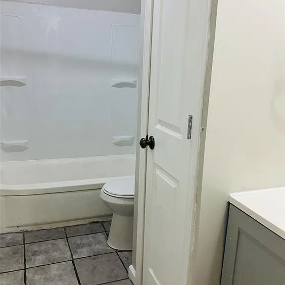 7546 Hazelcrest Dr — Photo 13