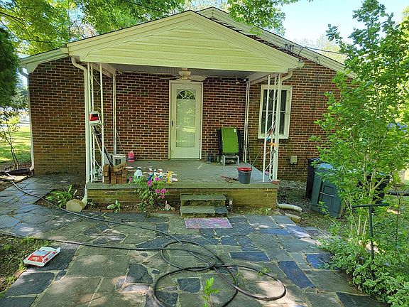 4th image of 196 Oak Tree St