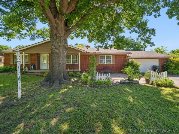 758 Summer Ln, Claremore, OK 74017