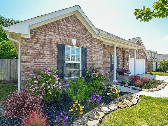 3rd image of 216 E Lantana Cir