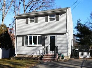 22 Hillcrest St, Wilmington, MA 01887
