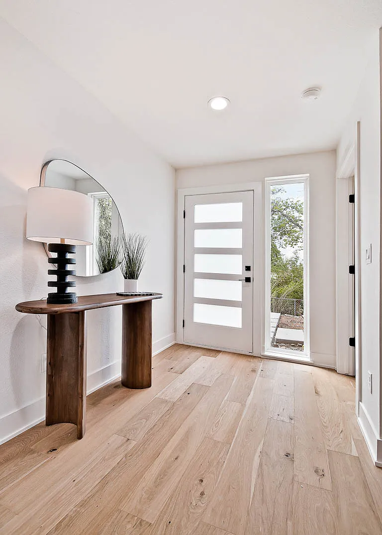 208 NW 9th St - 1 — Photo 3