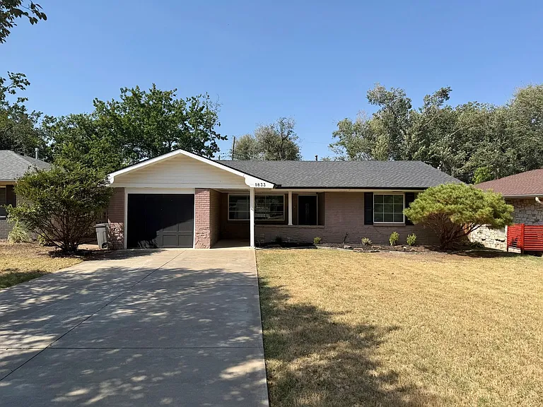 1833 Westminster Pl — Photo 1