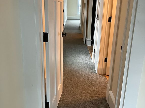 2nd image of 124 N Main St #B