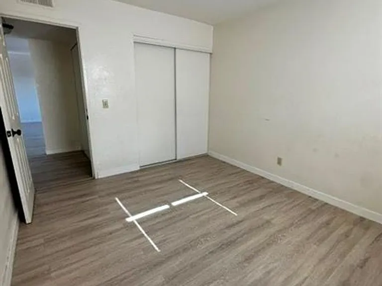 4920 Stanley Ave — Photo 24