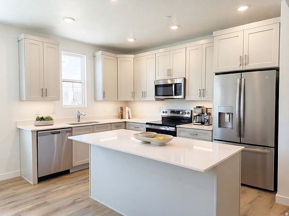3rd image of 11267 S Grandville Ave W #302