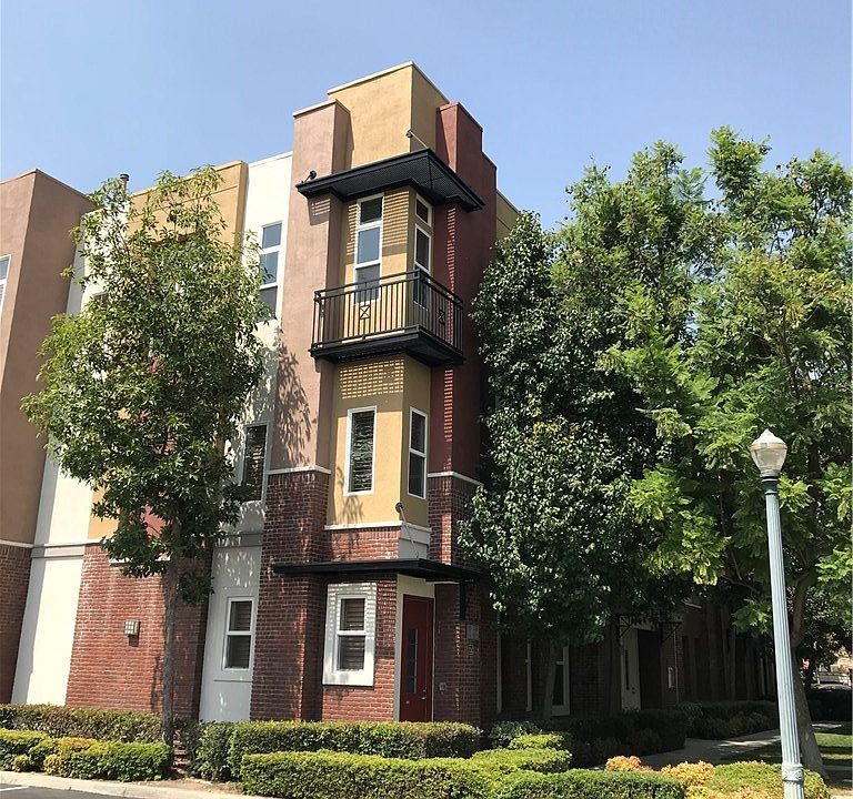 1st image of 724 1st St
