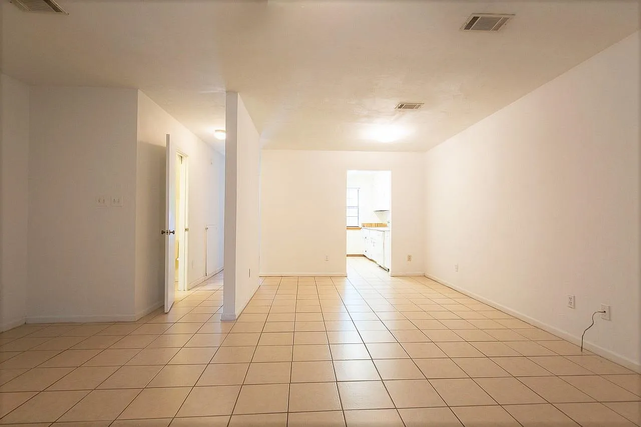 2 bed, 2.5 bath, 1152 sqft, $1,250 — Photo 3