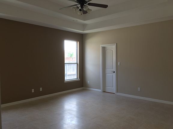 5th image of 3014 Iris Ave