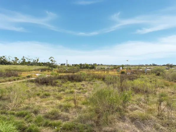 3901 Airhart Rd, Lake Charles, LA 70605
