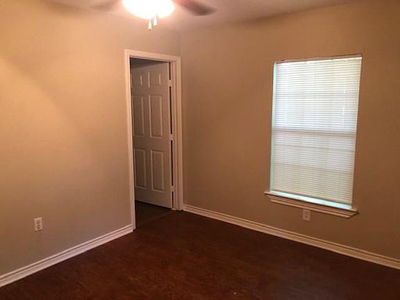 4th image of 3113 Damon Ave