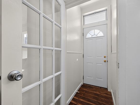 4th image of 1829 McClellan St
