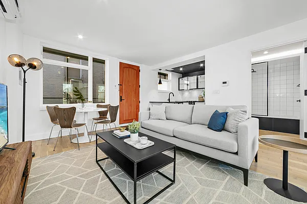 Rented by MNS | media 15