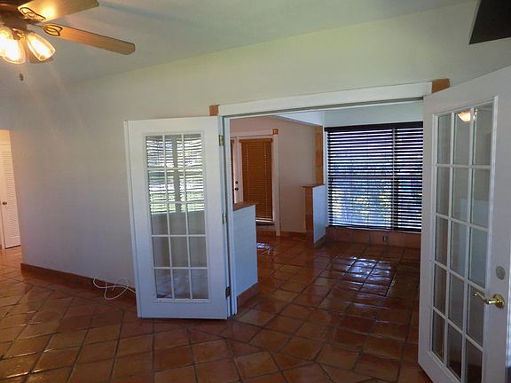 2nd image of 1003 NE 9th Ave APT 3