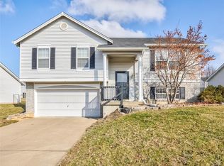 623 Longhorn Dr, O'Fallon, MO 63368