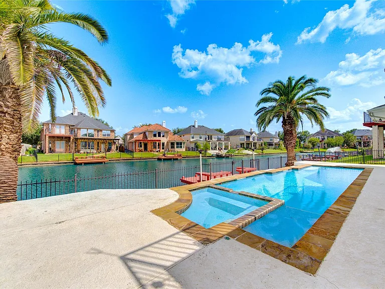 14311 Tasmania Ct — Photo 46