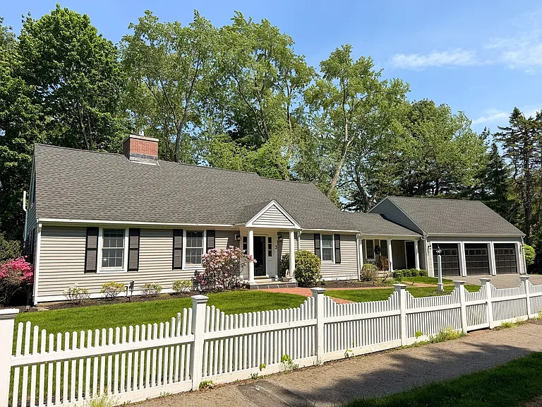 3 Sprague Rd — Photo 1
