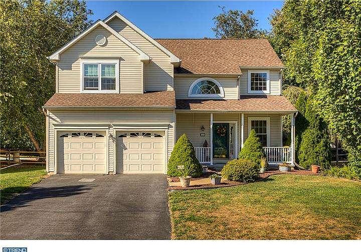 1st image of 40 Forsythia Ln