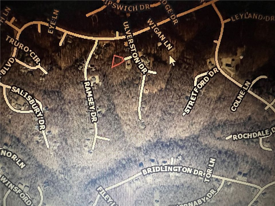 1st image of 4 Leigh Ln #4