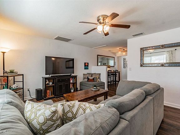 5th image of 3991 43rd Ave N