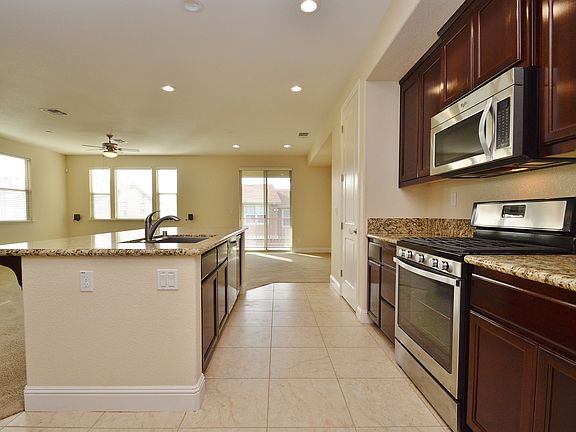 4th image of 6467 Bayview Dr
