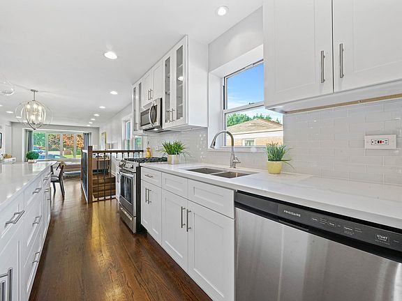 4th image of 3227 W 98th St