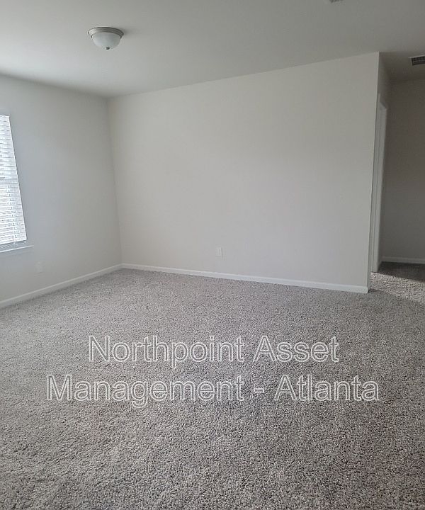 7672 Viking Rd Fairburn GA Zillow