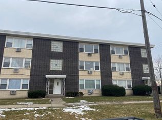 7531 S Roberts Rd APT 2-B, Bridgeview, IL 60455
