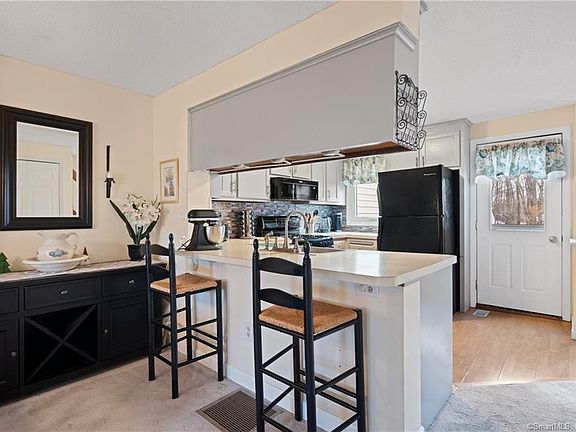 5th image of 12 Oak Forest Dr #5