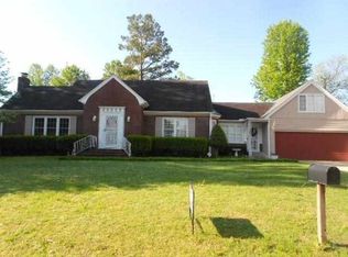 1812 Countryside Ln, Paragould, AR 72450