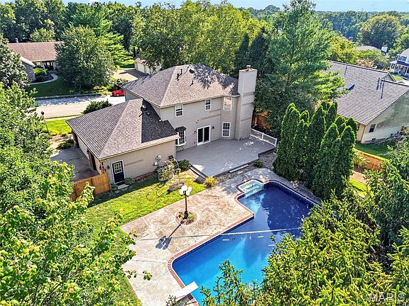 5th image of 1006 Coachlight Rd