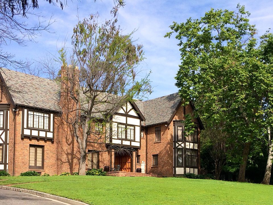1st image of 637 E Altadena Dr