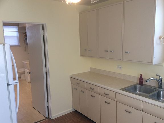 5th image of 16 Chalmers Ct