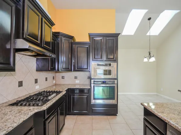 6411 Edinburgh Ct, Sugar Land, TX 77479