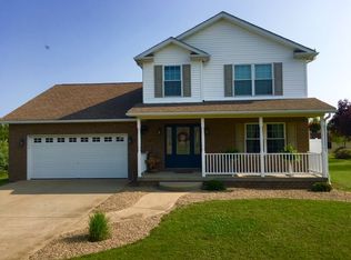 46270 Country Lake Dr, Saint Clairsville, OH 43950