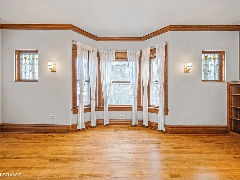 383 Park Ave — Photo 16